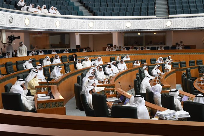 مجلس الأمة ينتقل إلى بند تقرير اللجنة التشريعية حول قانون تعارض المصالح ورئيس اللجنة النائب مهند الساير يعتلي المنصة لشرح التقرير