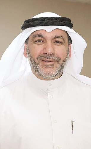 كمال يسأل عن ضوابط اللوحات الإعلانية بالشوارع