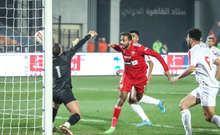 بعد هزيمة ثقيلة من الأهلي.. الزمالك يبحث مصير مدربه