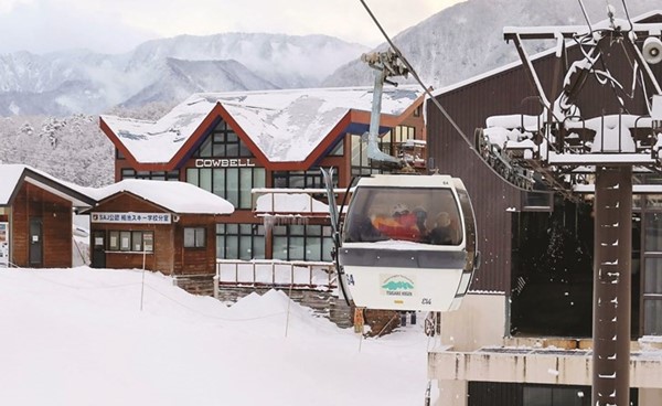 وفاة بطل للتزلج على الجليد بانهيار ثلجي في اليابان