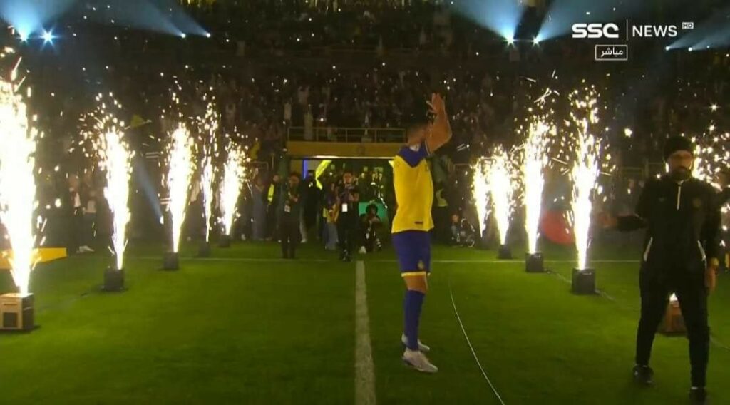 شاهد #أنا_عالمي.. #النصر_السعودي يُقدم #رونالدو في حفل أسطوري