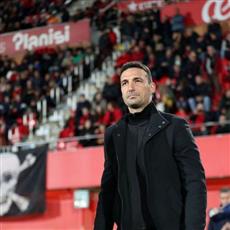 مدرب منتخب الأرجنتين سكالوني: ميسي أفضل من مارادونا