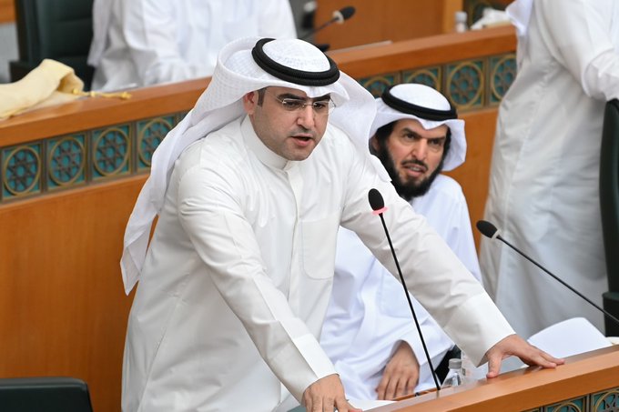 عبدالكريم الكندري: الوضع أصبح واضحاً وعدم القبول بالقوانين يتيح ردها لكن لا نقبل التهديد بالحل #مجلس_الامه_2022 #اسقاط_القروض