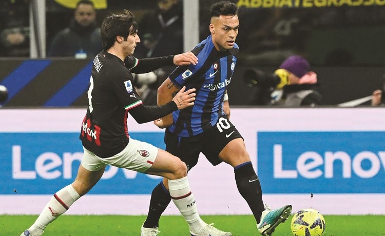 إنتر يعمّق جراح ميلان.. وبايرن يستعيد صدارة «الألماني»