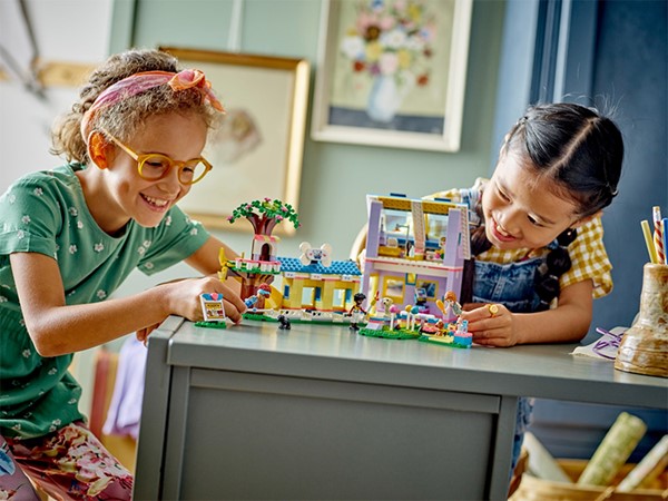 دراسة أجرتها مجموعة LEGO تُبيّن أهمية علاقات الصداقة لسعادة الأطفال