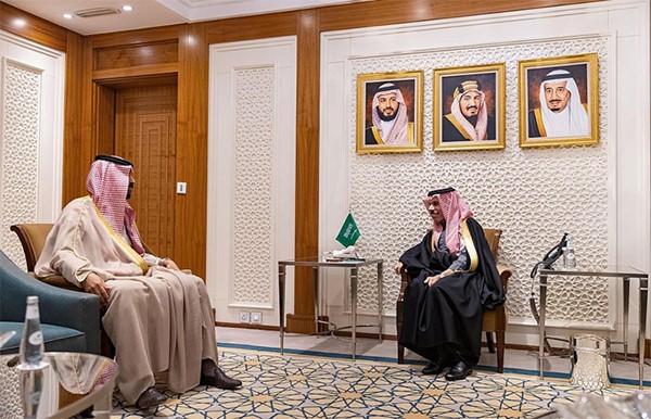 الأمير فيصل بن فرحان يُثمن جهود السفير الخالد في توثيق وتعزيز العلاقات بين السعودية والكويت