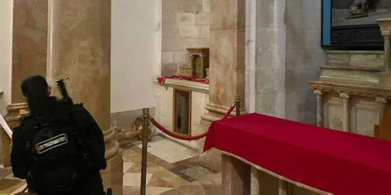 مستوطنون يقتحمون كنيسة في القدس ويحطمون محتوياتها