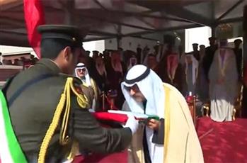 سمو أمير البلاد يشمل برعايته وبحضور ممثله سمو ولي العهد مراسم رفع العلم بقصر بيان
