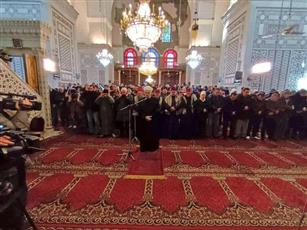 آلاف المسلمين في دول عربية يقيمون صلاة الغائب على ضحايا زلزال تركيا وسوريا