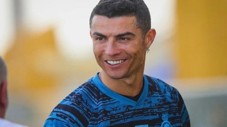 كريستيانو رونالدو ينهي علاقته الأخيرة بمانشستر يونايتد