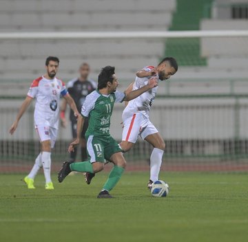 التعادل الإيجابي يفرض كلمته على قمة #العربي و #الكويت في مباراةٍ شهدت حالتي طرد .. وركلتي جزاء #العربي_الكويت