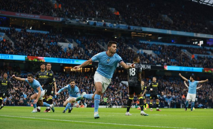 #مانشستر_سيتي يقلص الفارق مع #أرسنال بالصدارة إلى 3 نقاط بالفوز على #أستون_فيلا 3-1