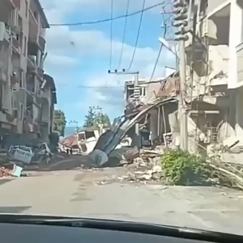 زلزال بقوة 7,3 درجات يضرب طاجيكستان