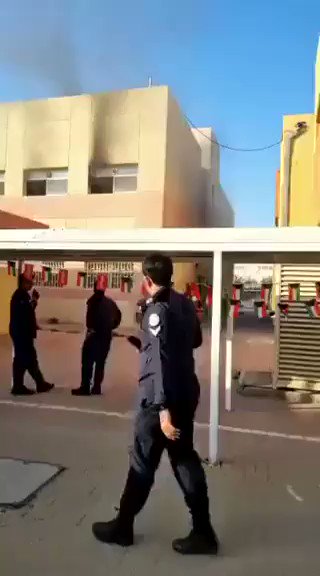 إخلاء الطالبات والمعلمات من مدرسة السرة المتوسطة للبنات بعد اندلاع حريق محدود