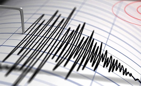 زلزال بقوة سبع درجات قبالة سواحل جاوا الإندونيسية
