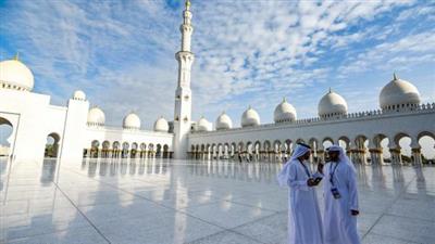 دبي تمنح الإقامة الذهبية ومكافأة مالية لأئمة المساجد والخطباء والمؤذنين