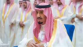 خادم الحرمين الشريفين يؤدي صلاة #عيد_الفطر في قصر السلام بجدة