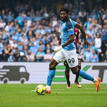 نابولي يتعادل مع ساليرنيتانا ويؤجل تتويجه بلقب الدوري الإيطالي