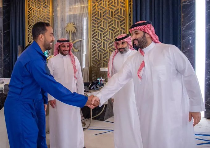 #محمد_بن_سلمان يستقبل #رواد_الفضاء_السعوديين قبل انطلاق رحلتهم إلى #الفضاء