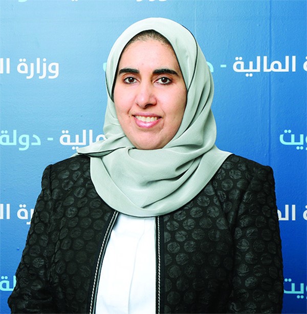 وكيلة “المالية”: تسليم جميع عقود الحيازات الزراعية للمزارعين الأحد