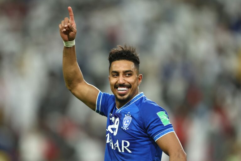 ضربة موجعة.. الدوسري يغيب عن الهلال في نهائي الكأس
