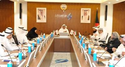 الكهرباء.. استعراض خطة الطلب على الطاقة الكهربائية والمياه