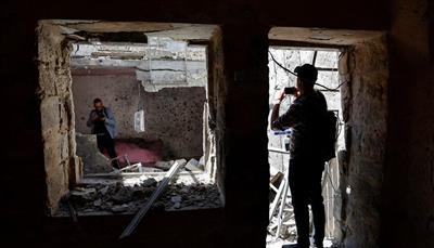 إصابة عشرات الفلسطينيين في غارة إسرائيلية على نابلس