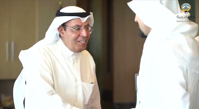 وزير التربية يستقبل الطلبة الفائزين في مسابقة التحدث باللغة العربية الفصحى والخطابة والإلقاء الشعري