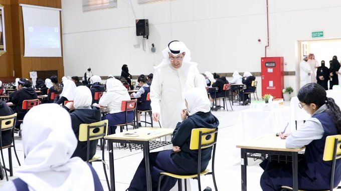 #وزير_التربية: حريصون على توفير الأجواء المناسبة والمريحة للطلبة في أداء #اختباراتهم