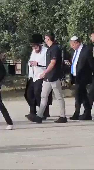 بن غفير يقتحم المسجد الأقصى وسط حراسة أمنية