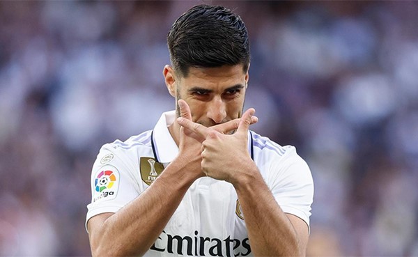 ريال مدريد يعلن رسمياً رحيل لاعبه أسينسيو