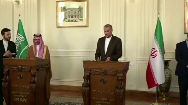 وزير الخارجية السعودي من طهران: نأمل أن تنعكس عودة العلاقات على المنطقة والعالم