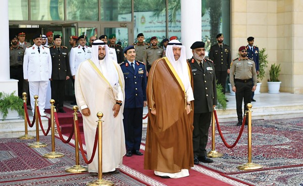 وزير الدفاع الشيخ أحمد الفهد : التسليح الحديث والكوادر البشرية المدربة وكفاءة وتميز القادة أساس تقدم الجيوش وتطورها