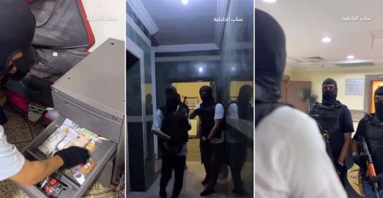 يحملون أسلحة رشاشة.. شاهد بالفيديو | رجال أمن يقتحمون شقة في جدة مخصصة لترويج الشبو