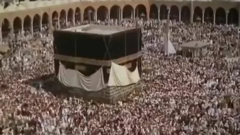 استعراض نادر لطواف الوداع خلال موسم الحج قبل 50 عامًا