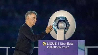 اعتقال مدرب باريس سان جيرمان كريستوف غالتييه ونجله