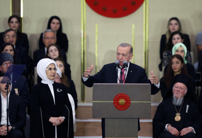 #أردوغان خلال مراسم تنصيبه: سأعلن الليلة أعضاء #الحكومة_الجديدة التي سنواصل معها صياغة ملامح #قرن_تركيا