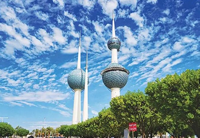 طقس #شديد_الحرارة مع فرصة لـ #الغبار على المناطق المكشوفة نهارًا #مائل_للحرارة ليلاً.. والعظمى 47