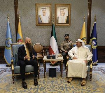 وزير الدفاع يشيد بعمق علاقات الصداقة والتعاون المشترك بين الكويت والولايات المتحدة الأمريكية