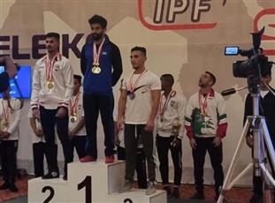 البطل محمد القطان يحقق الميدالية الذهبية في منافسات رفعة البنش برس