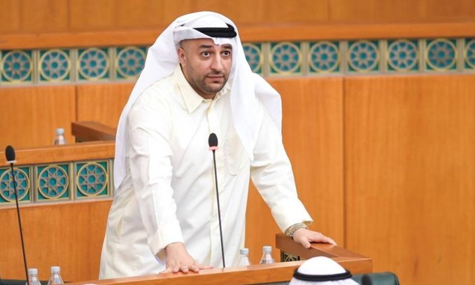 الهاجري: إلى متى تستمر أزمة #البدون فاللعب على أرزاق الناس أمر مرفوض وغير مقبول ابتزازهم بالتسريح من العمل إن لم يظهروا جنسياتهم