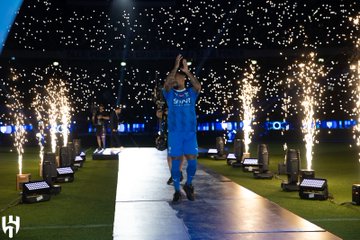 #الهلال يقدم #نيمار أمام 60 ألف متفرج #نيمار_الهلال