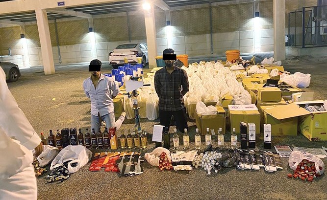 «الجنائية» تُسقط مروجي خمور بـ 1500 زجاجة مستوردة ومحلية