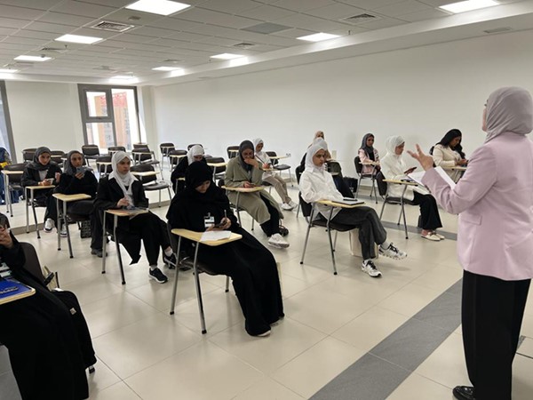 جامعة عبد الله السالم تستقبل الدفعة الأولى من طلبتها المستجدين في حرمها الجامعي بالخالدية