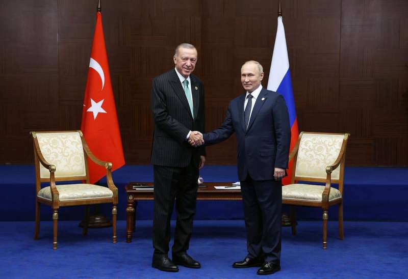 بوتين يستقبل إردوغان في سوتشي الإثنين