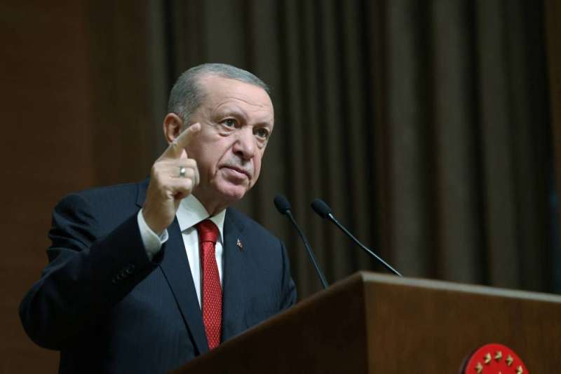 أردوغان يتعهد بدعم رفع أسعار الفائدة