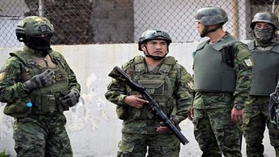 الإكوادور.. سجناء يحتجزون 57 حارسا بينهم 7 ضباط
