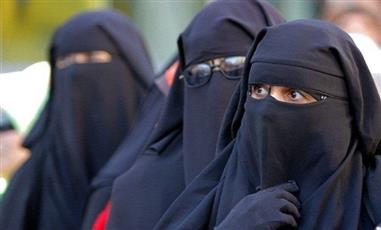 مصر تحظر ارتداء النقاب في المدارس.. وغطاء الرأس اختياري