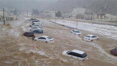 ‏سلطنة عمان.. سيول جارفة تجتاح أرجاء ولاية المضيبي
