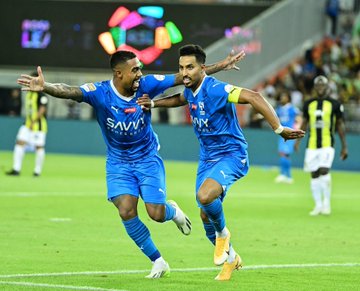 في مباراة اوروبية على اراض سعودية… #الهلال ينتفض ويهزم #الإتحاد ويعتلي صدارة #دوري_روشن